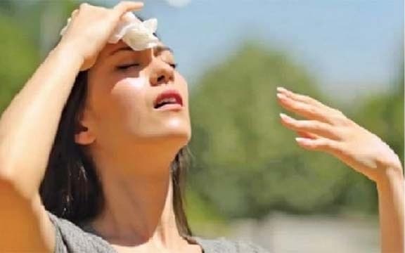 চলতি এপ্রিলে তীব্র তাপপ্রবাহের আভাস, হতে পারে ঘূর্ণিঝড়