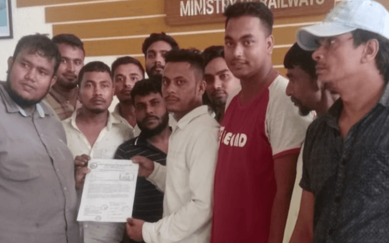 বেতনের দাবিতে রেলভবনে টিএলআর শ্রমিকদের আর্তনাদ