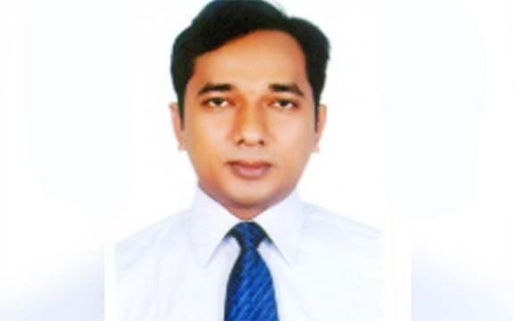ডিসি হতে ৮ কোটি টাকায় চুক্তি!